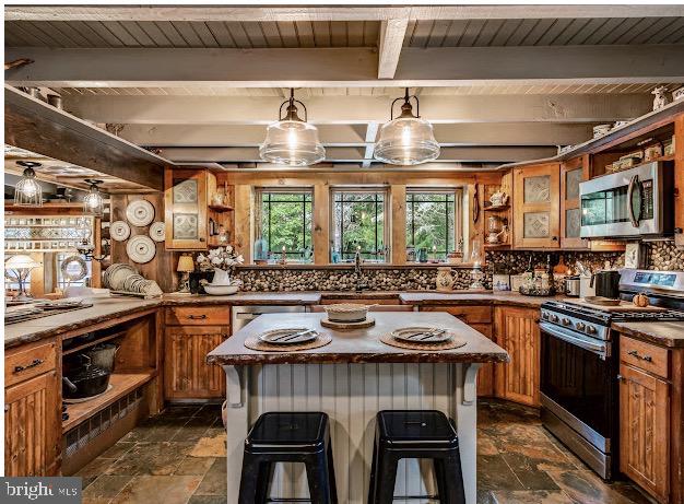 24 MINNETONKA TRAIL