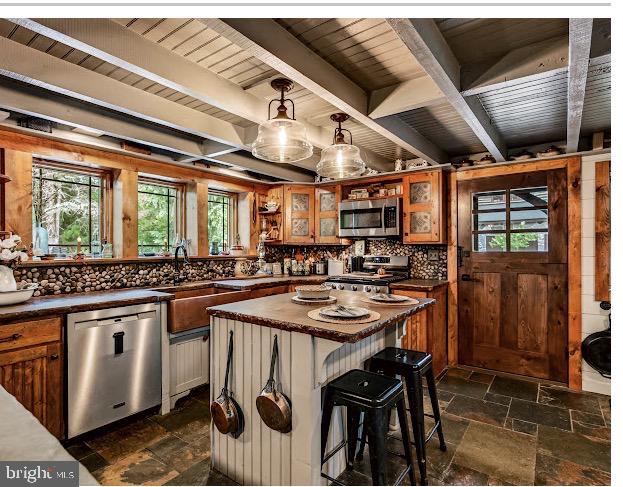 24 MINNETONKA TRAIL