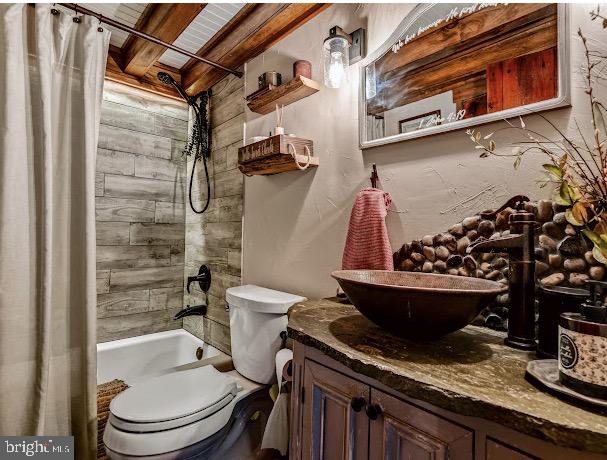 24 MINNETONKA TRAIL