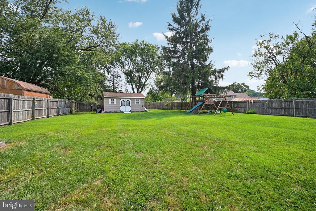 960 WOODLANE ROAD