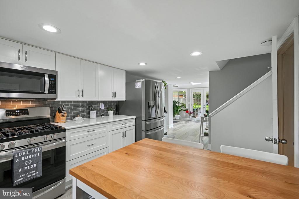 960 WOODLANE ROAD