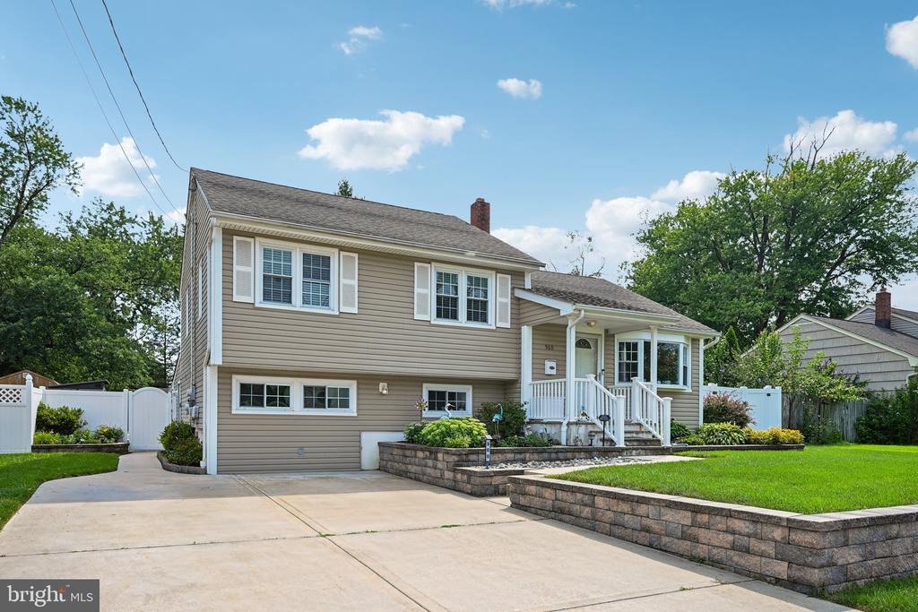 960 WOODLANE ROAD