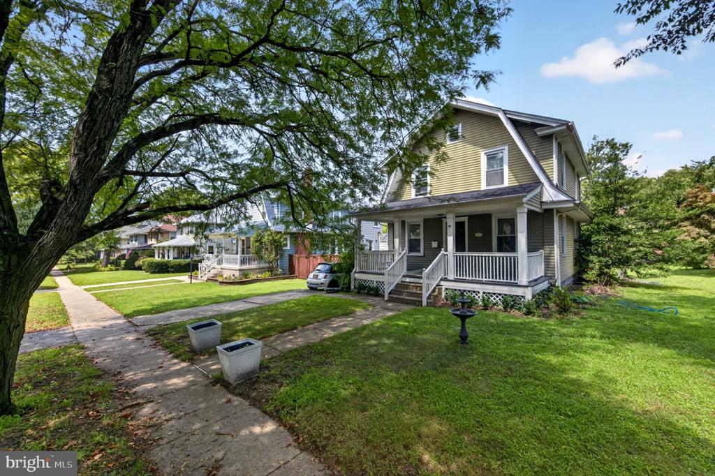 910 HIGHLAND
