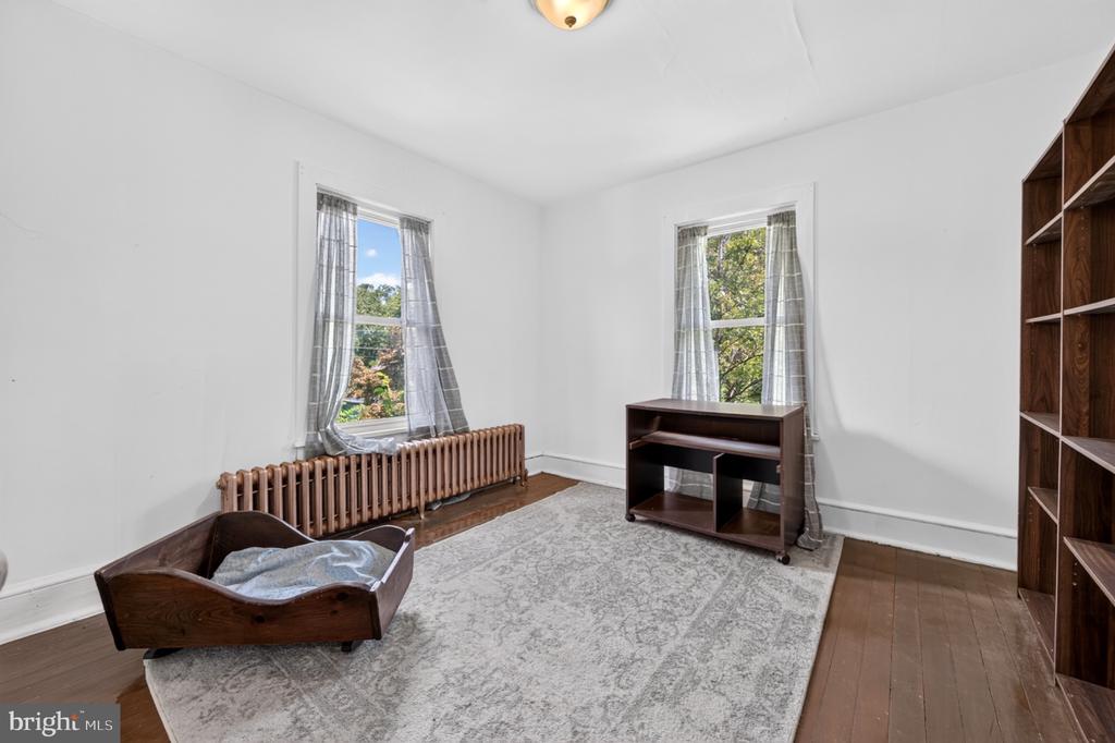 910 HIGHLAND