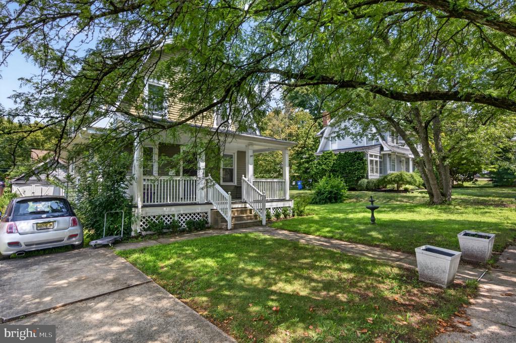 910 HIGHLAND