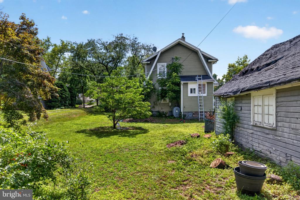 910 HIGHLAND