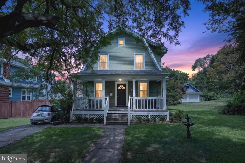 910 HIGHLAND