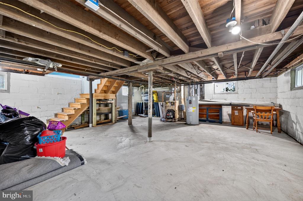 910 HIGHLAND
