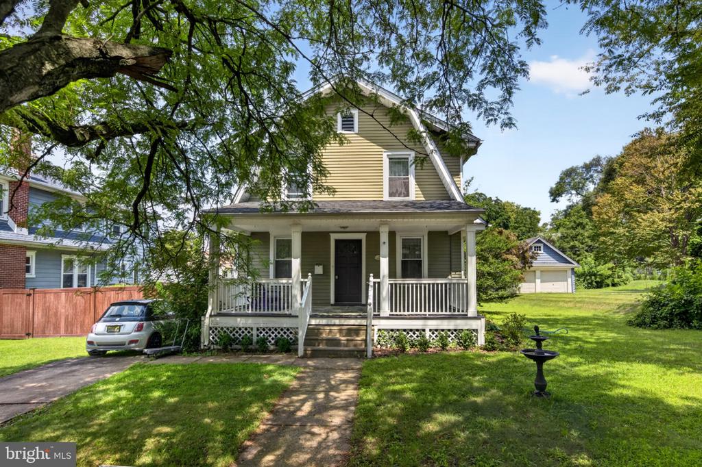 910 HIGHLAND