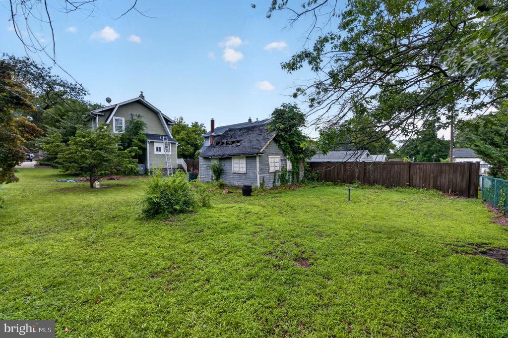 910 HIGHLAND