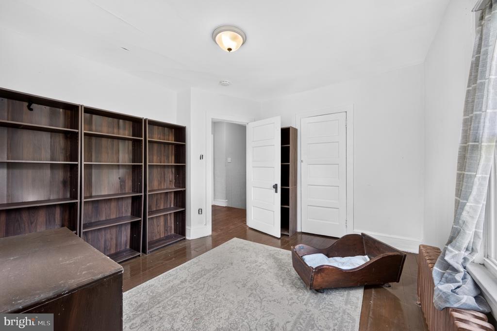 910 HIGHLAND