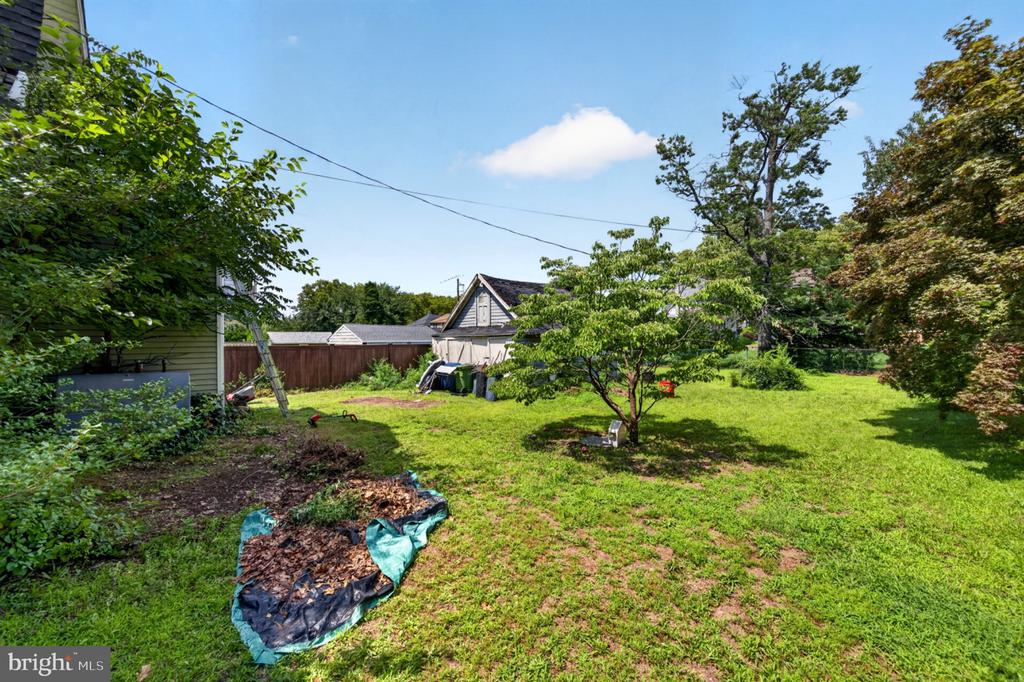 910 HIGHLAND