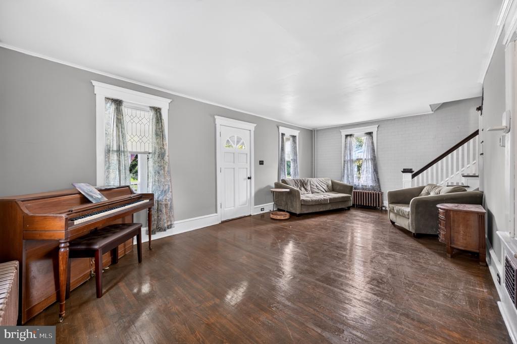 910 HIGHLAND
