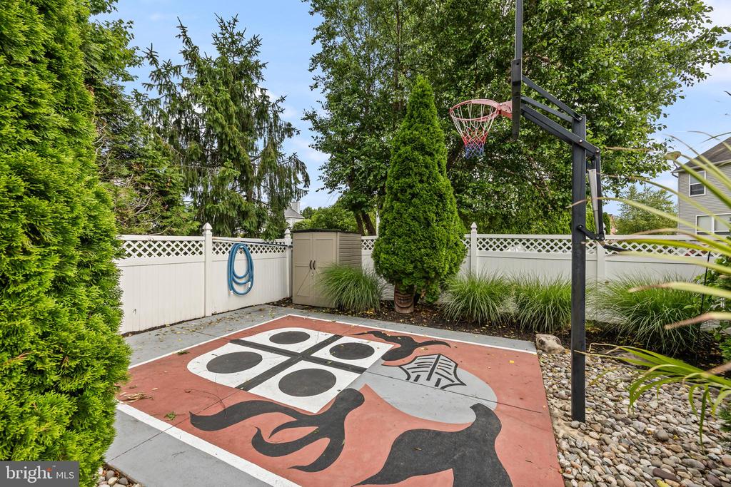 23 EDGEWATER DRIVE