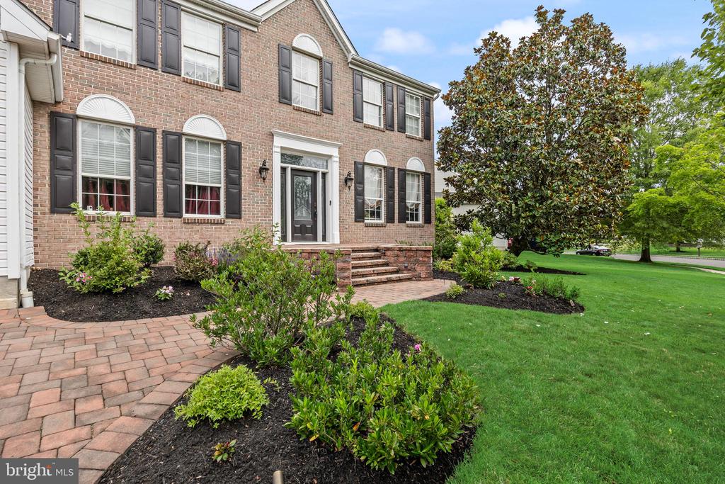 23 EDGEWATER DRIVE