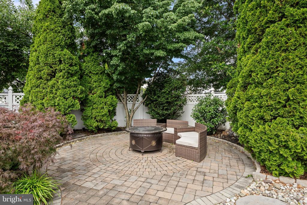 23 EDGEWATER DRIVE