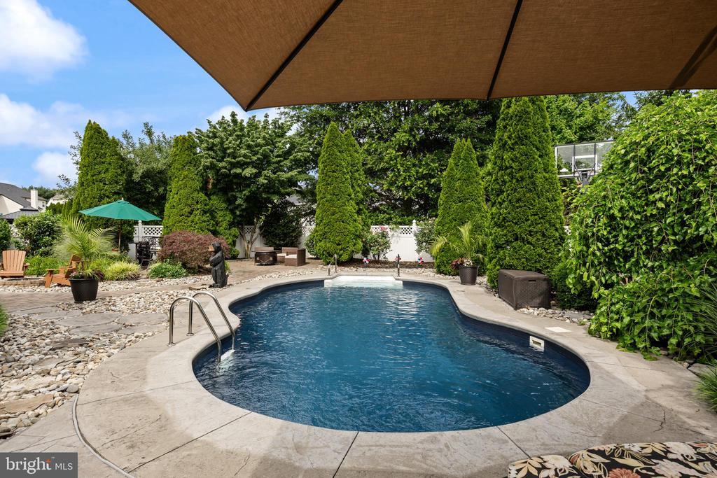 23 EDGEWATER DRIVE