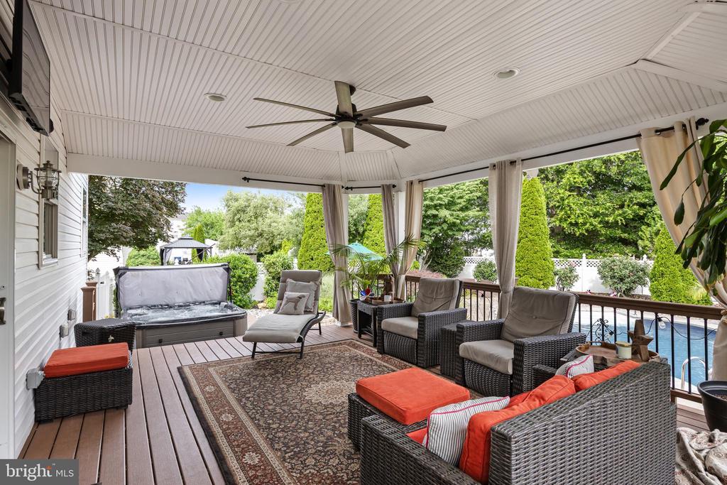 23 EDGEWATER DRIVE