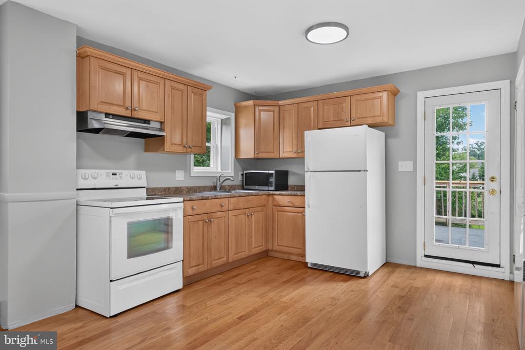 200 B MOORE STREET Unit: B - 2ND FLOOR