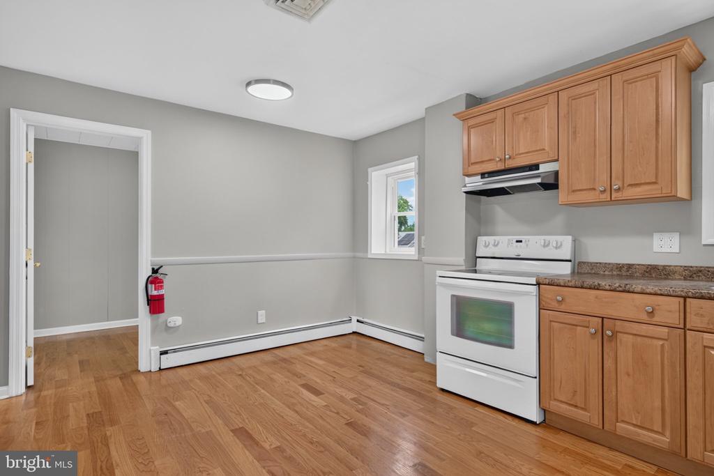 200 B MOORE STREET Unit: B - 2ND FLOOR