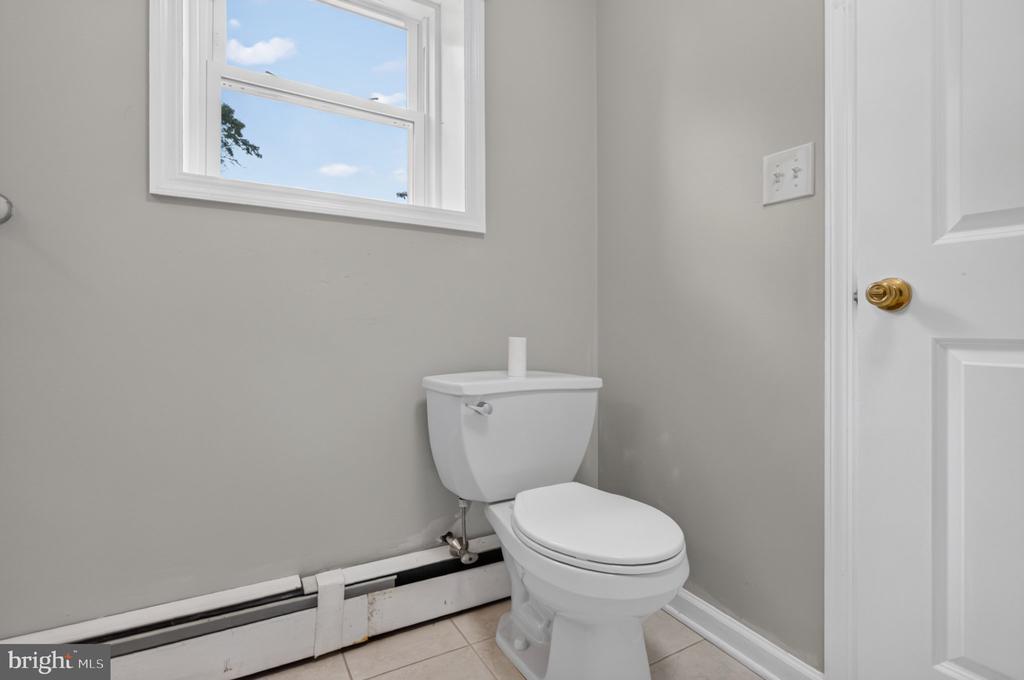 200 B MOORE STREET Unit: B - 2ND FLOOR