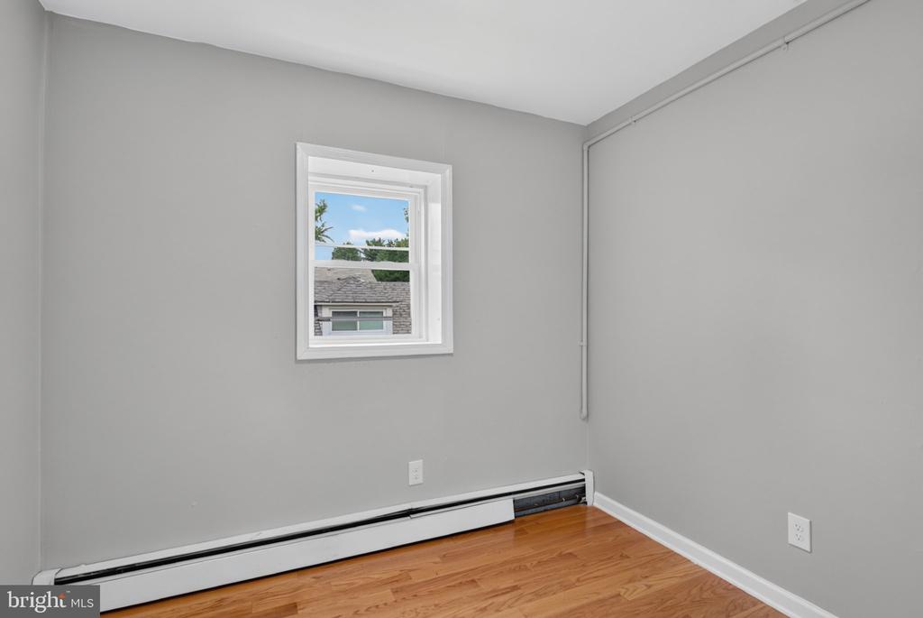 200 B MOORE STREET Unit: B - 2ND FLOOR