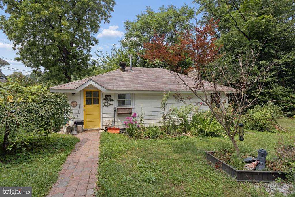 52 THORNTOWN LANE