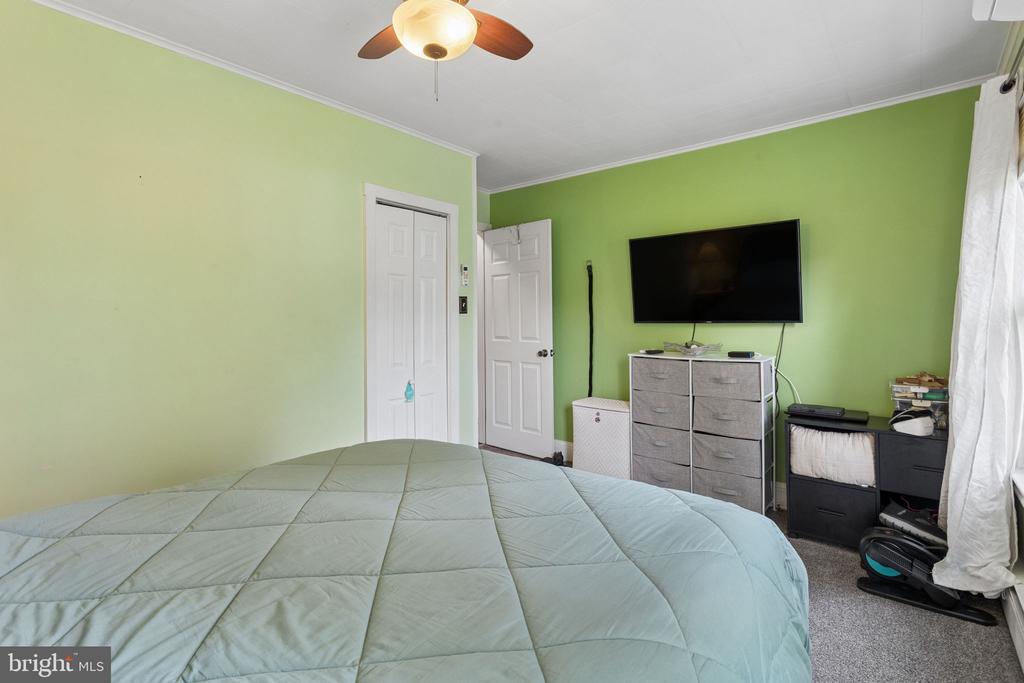 52 THORNTOWN LANE
