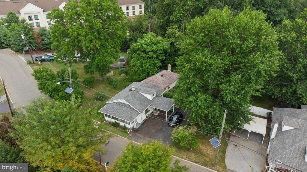 52 THORNTOWN LANE