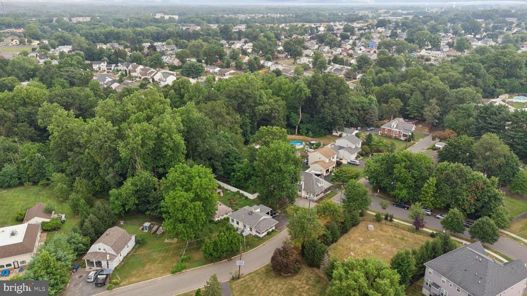 52 THORNTOWN LANE