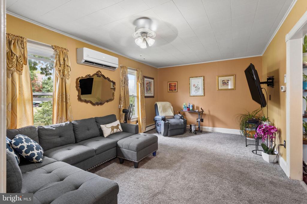52 THORNTOWN LANE