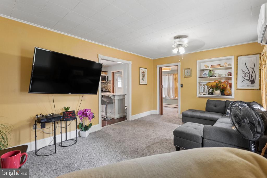 52 THORNTOWN LANE