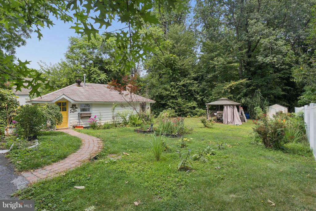 52 THORNTOWN LANE