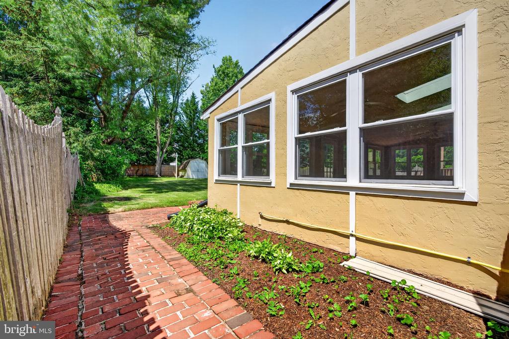216 HAMILTON ROAD