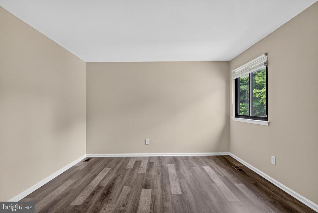 7 STONYBROOK COURT