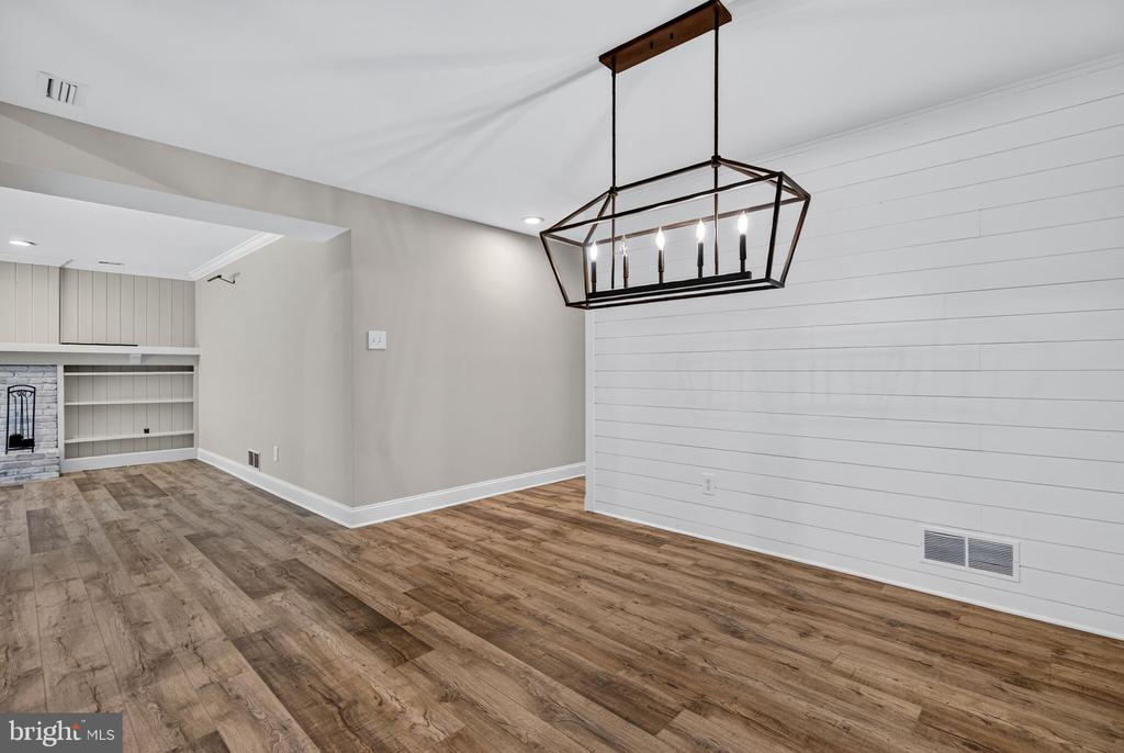 7 STONYBROOK COURT