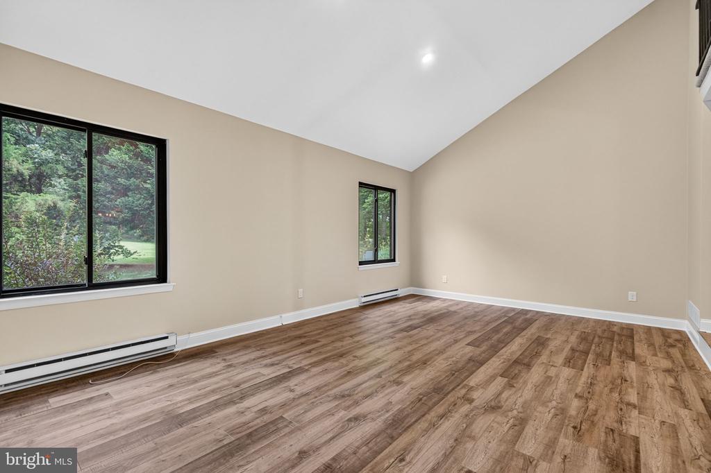 7 STONYBROOK COURT
