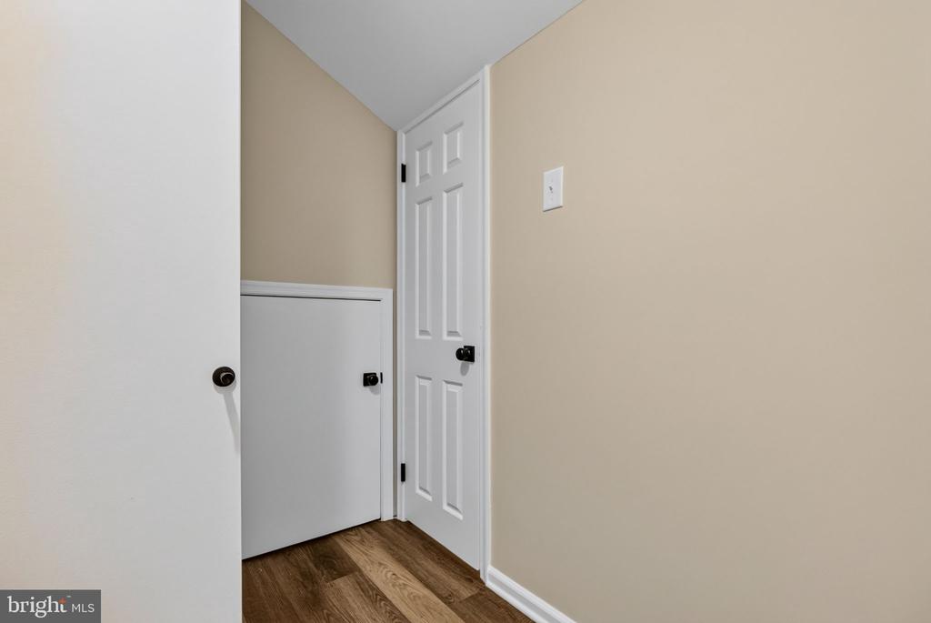 7 STONYBROOK COURT