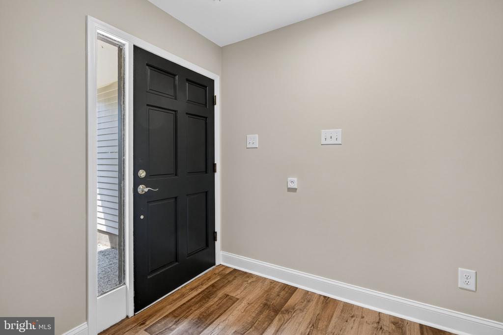 7 STONYBROOK COURT