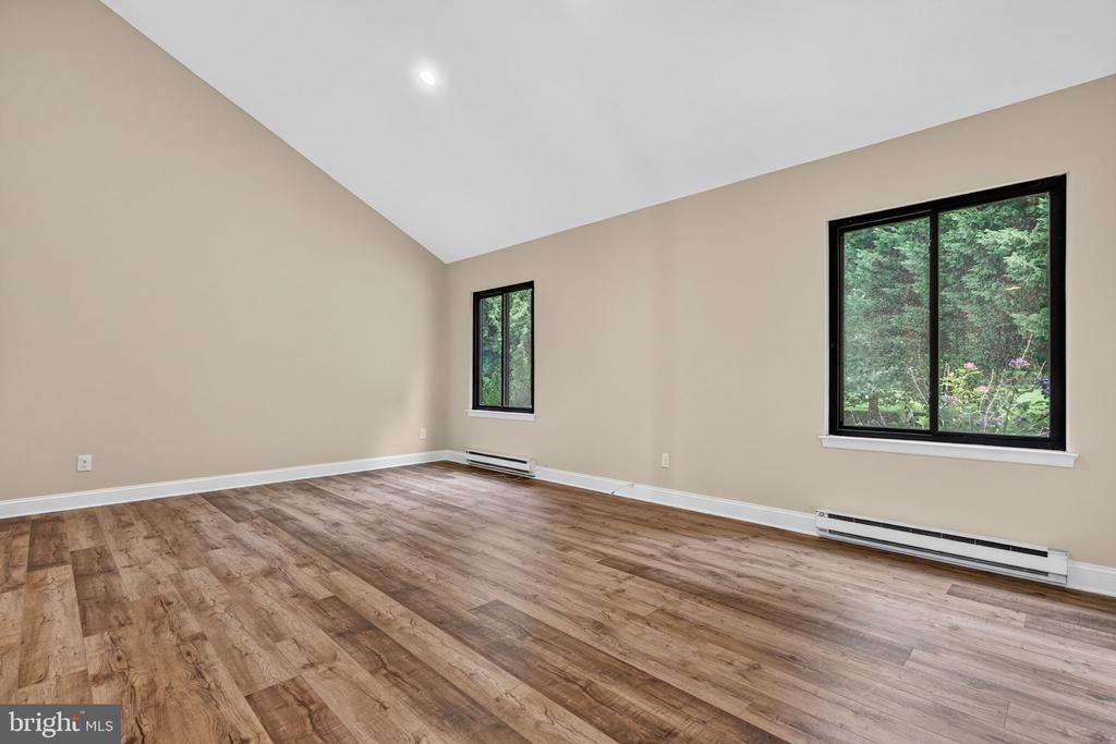 7 STONYBROOK COURT