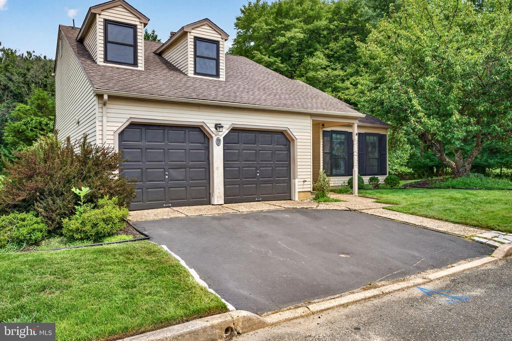 7 STONYBROOK COURT