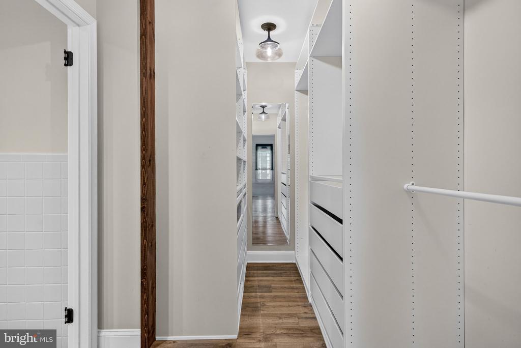7 STONYBROOK COURT