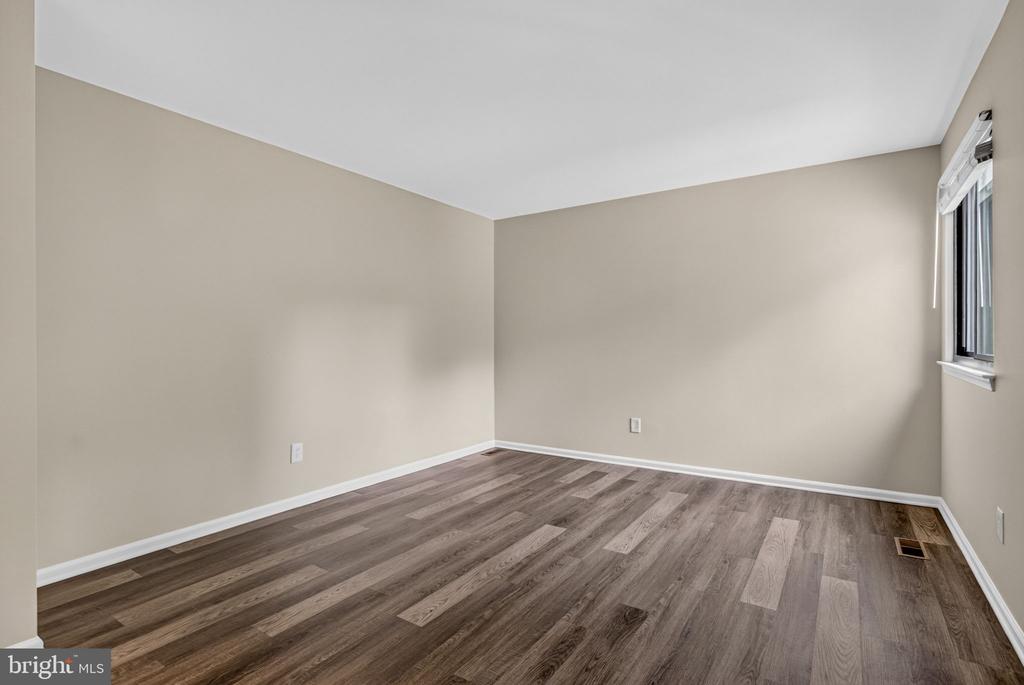 7 STONYBROOK COURT