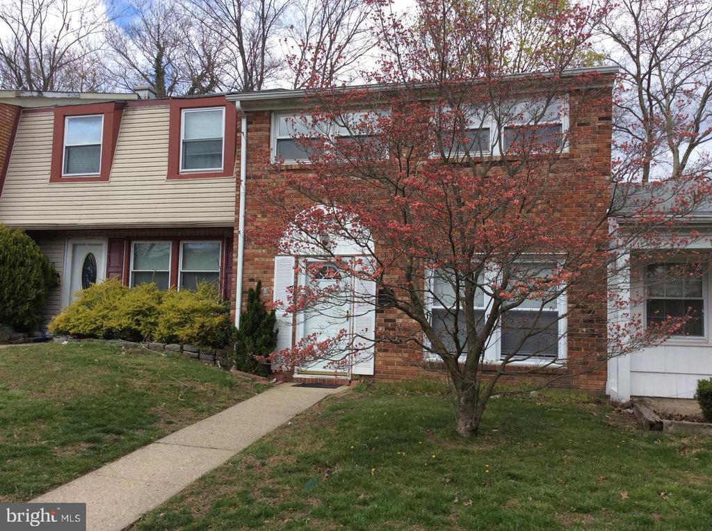7 RITTENHOUSE COURT