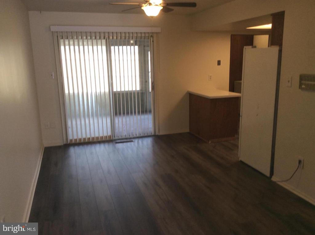 7 RITTENHOUSE COURT