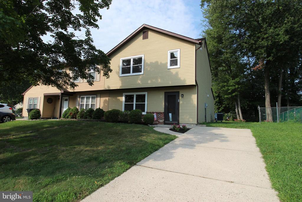 93 GREENWICH DRIVE