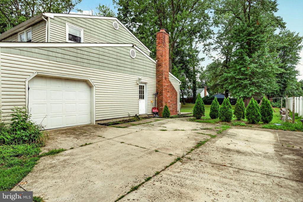 1606 RIVERS EDGE DRIVE