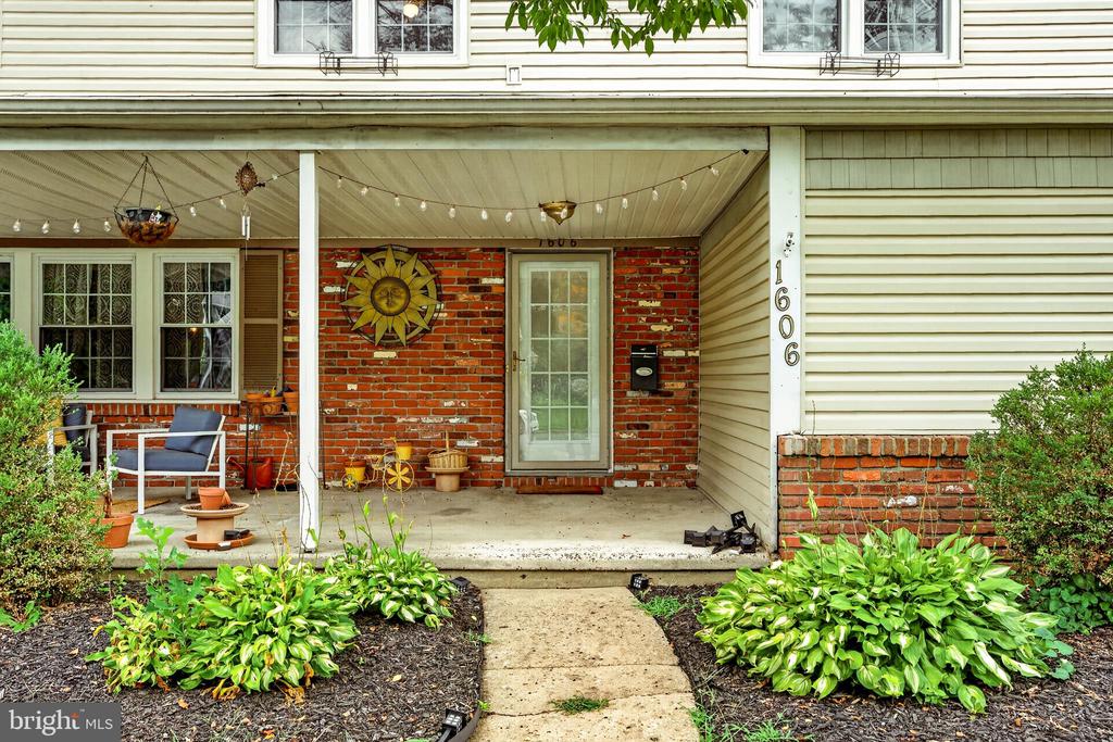 1606 RIVERS EDGE DRIVE