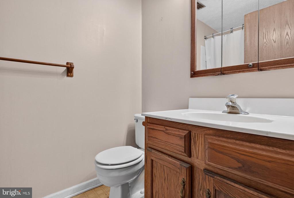 10 TEABERRY COURT