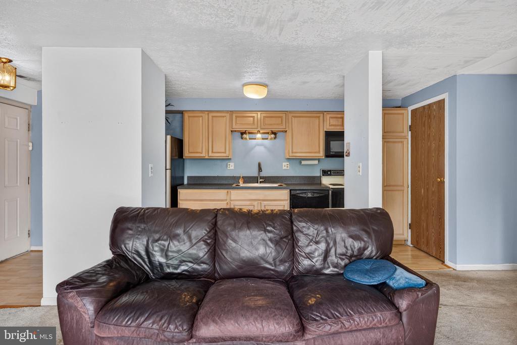 10 TEABERRY COURT